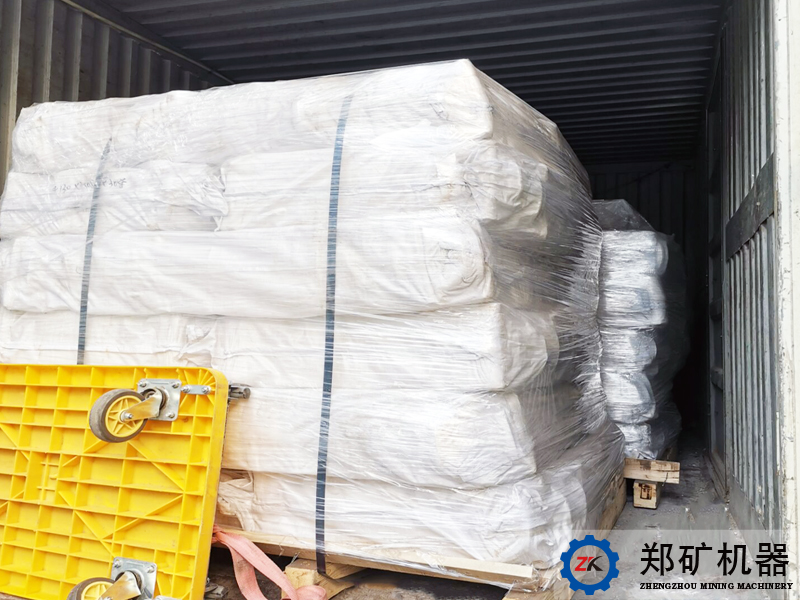 伊朗項(xiàng)目高溫布袋除塵器所用φ130×2450mm濾袋發(fā)貨