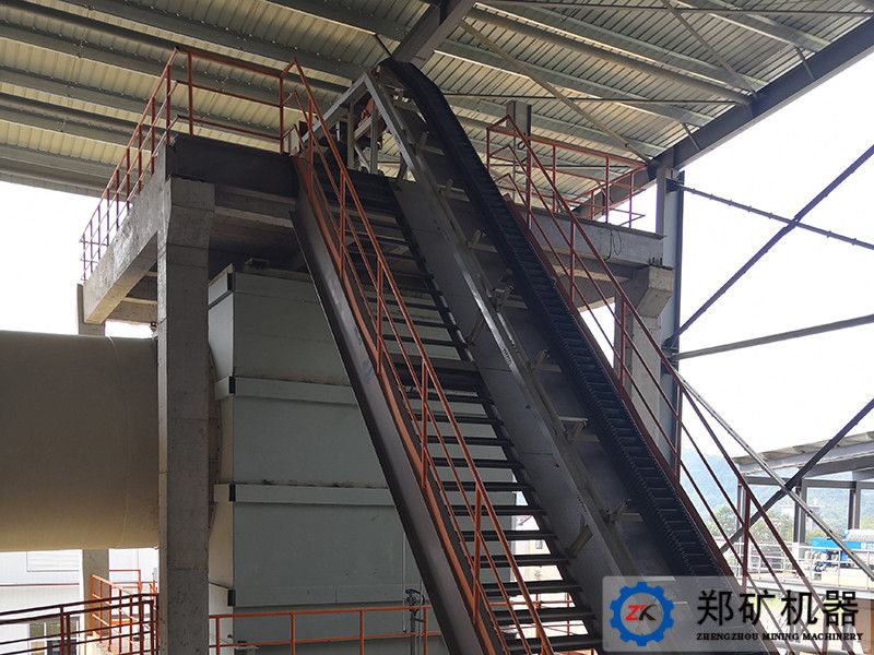 大傾角皮帶輸送機(jī)