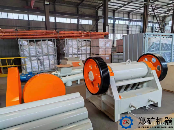 新疆鼎博環(huán)?？萍加邢薰倦姀S爐渣破碎項目！