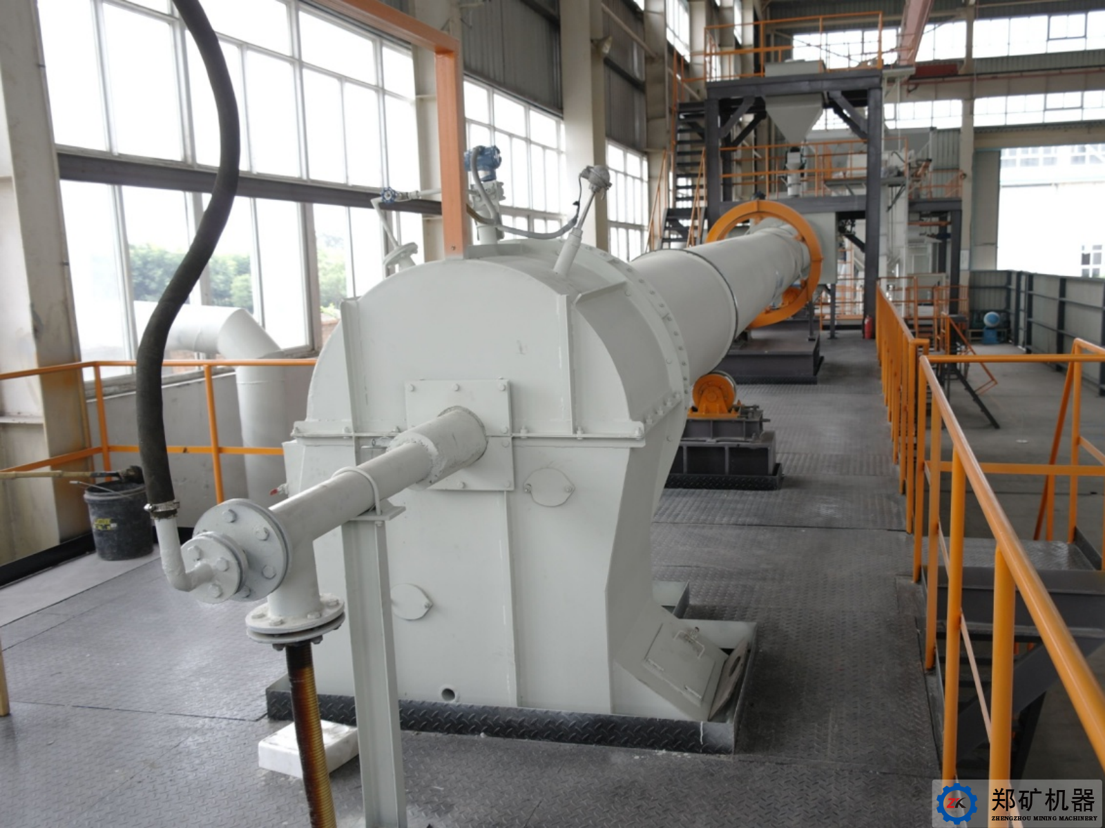 透鋰長(zhǎng)石粉磨煅燒中試試驗(yàn)